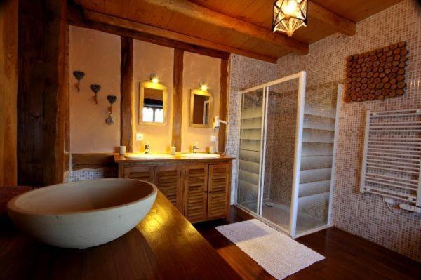 Le Domaine Des Papillons Hotel Beaujeu-Saint-Vallier-et-Pierrejux ภายนอก รูปภาพ