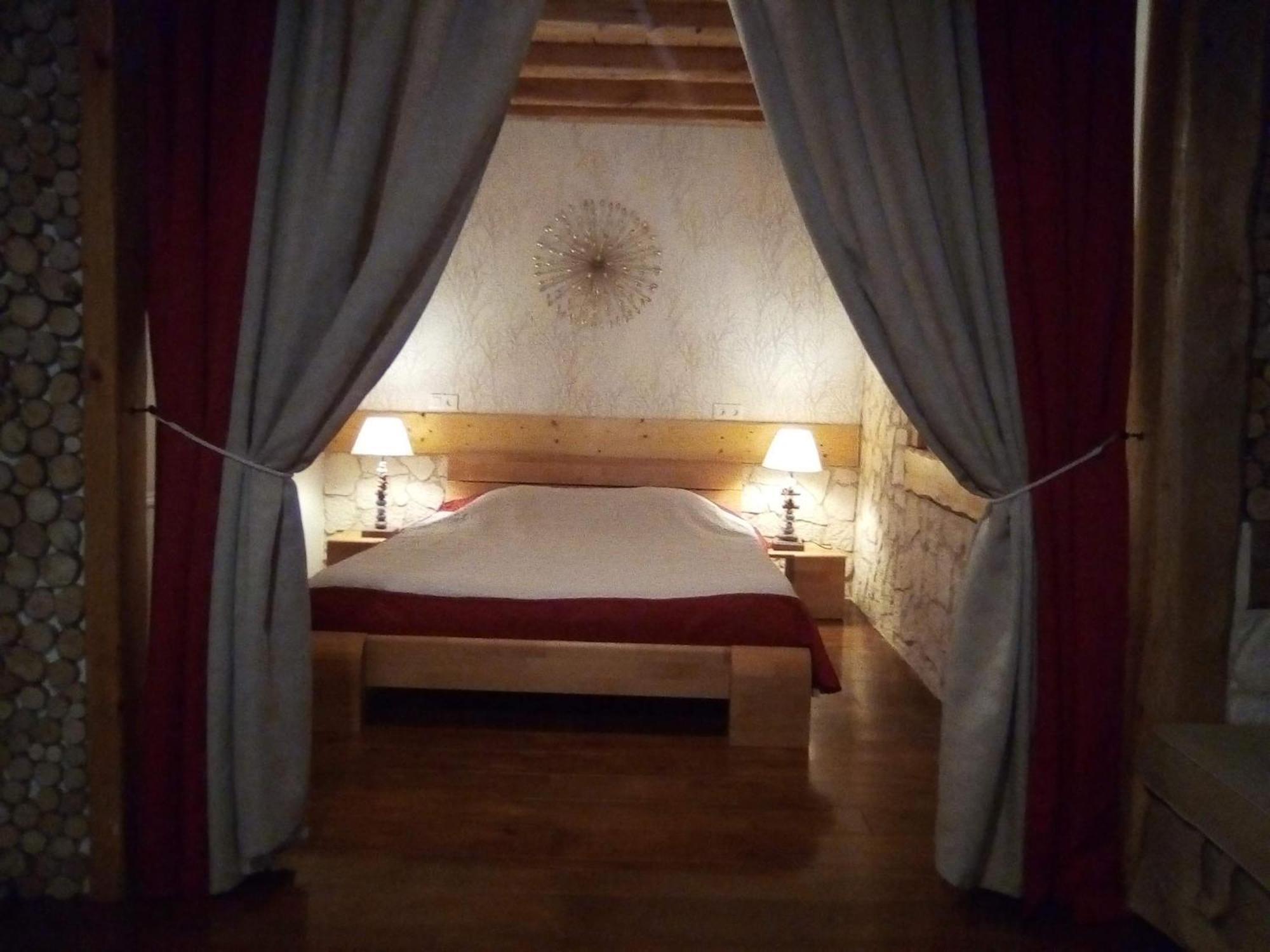 Le Domaine Des Papillons Hotel Beaujeu-Saint-Vallier-et-Pierrejux ภายนอก รูปภาพ