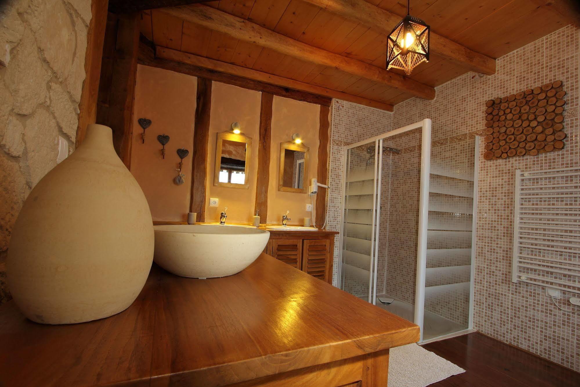 Le Domaine Des Papillons Hotel Beaujeu-Saint-Vallier-et-Pierrejux ภายนอก รูปภาพ