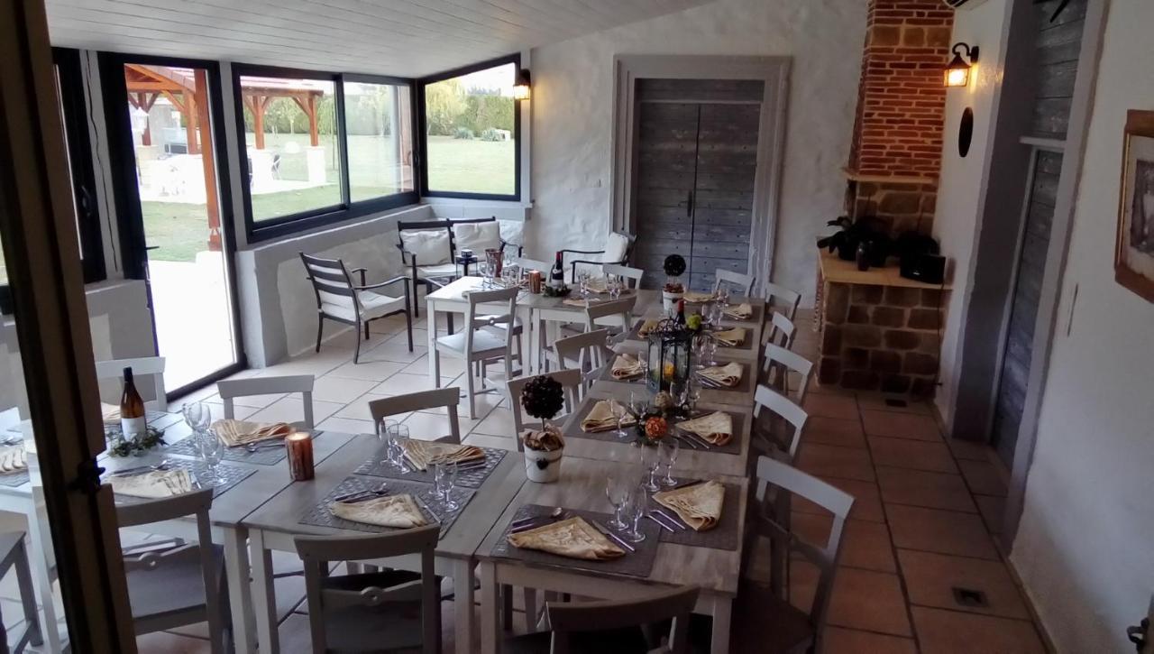 Le Domaine Des Papillons Hotel Beaujeu-Saint-Vallier-et-Pierrejux ภายนอก รูปภาพ