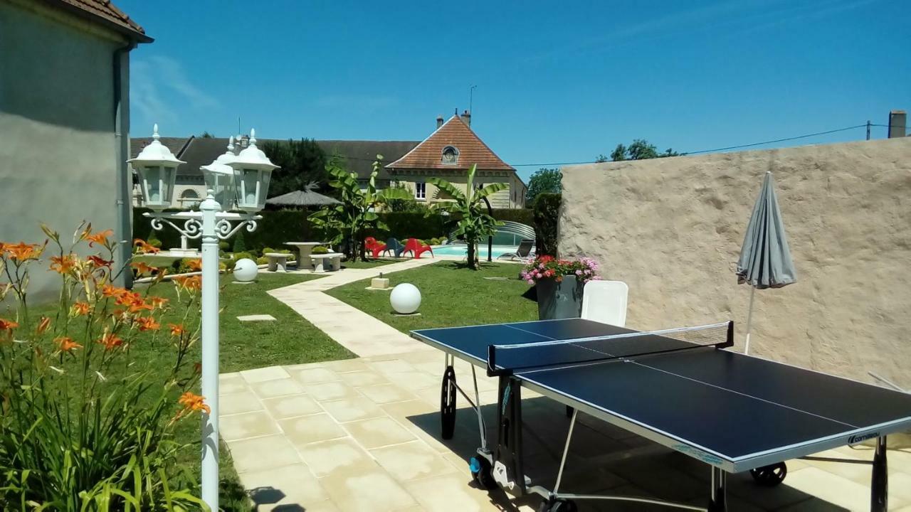 Le Domaine Des Papillons Hotel Beaujeu-Saint-Vallier-et-Pierrejux ภายนอก รูปภาพ