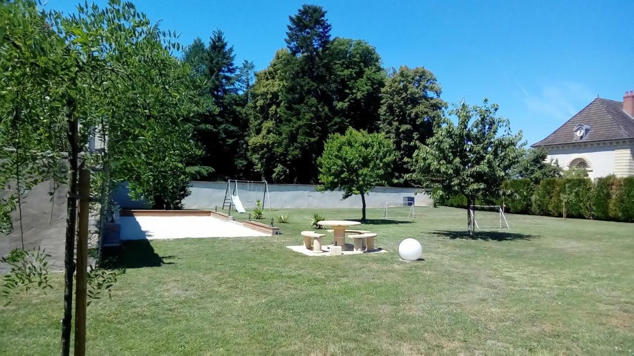 Le Domaine Des Papillons Hotel Beaujeu-Saint-Vallier-et-Pierrejux ภายนอก รูปภาพ
